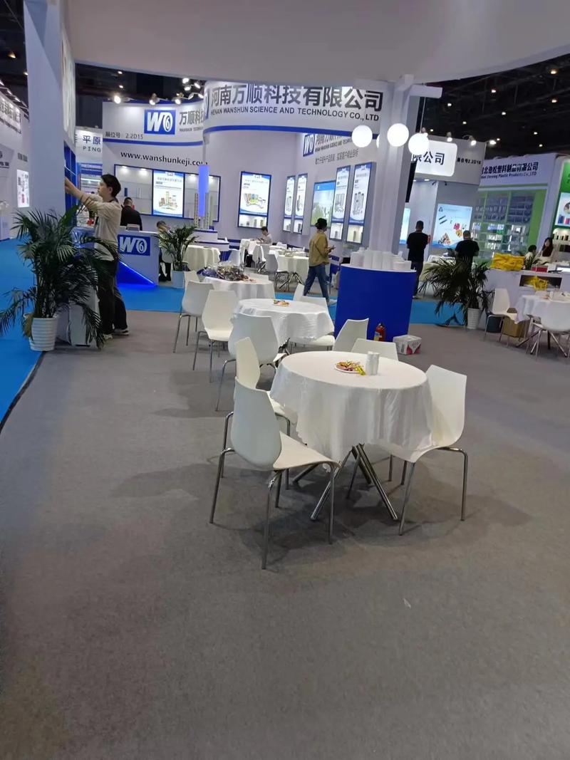 北京公司通過《會(huì)展王》平臺(tái)推薦上海會(huì)員單位搭建 現(xiàn)場(chǎng)